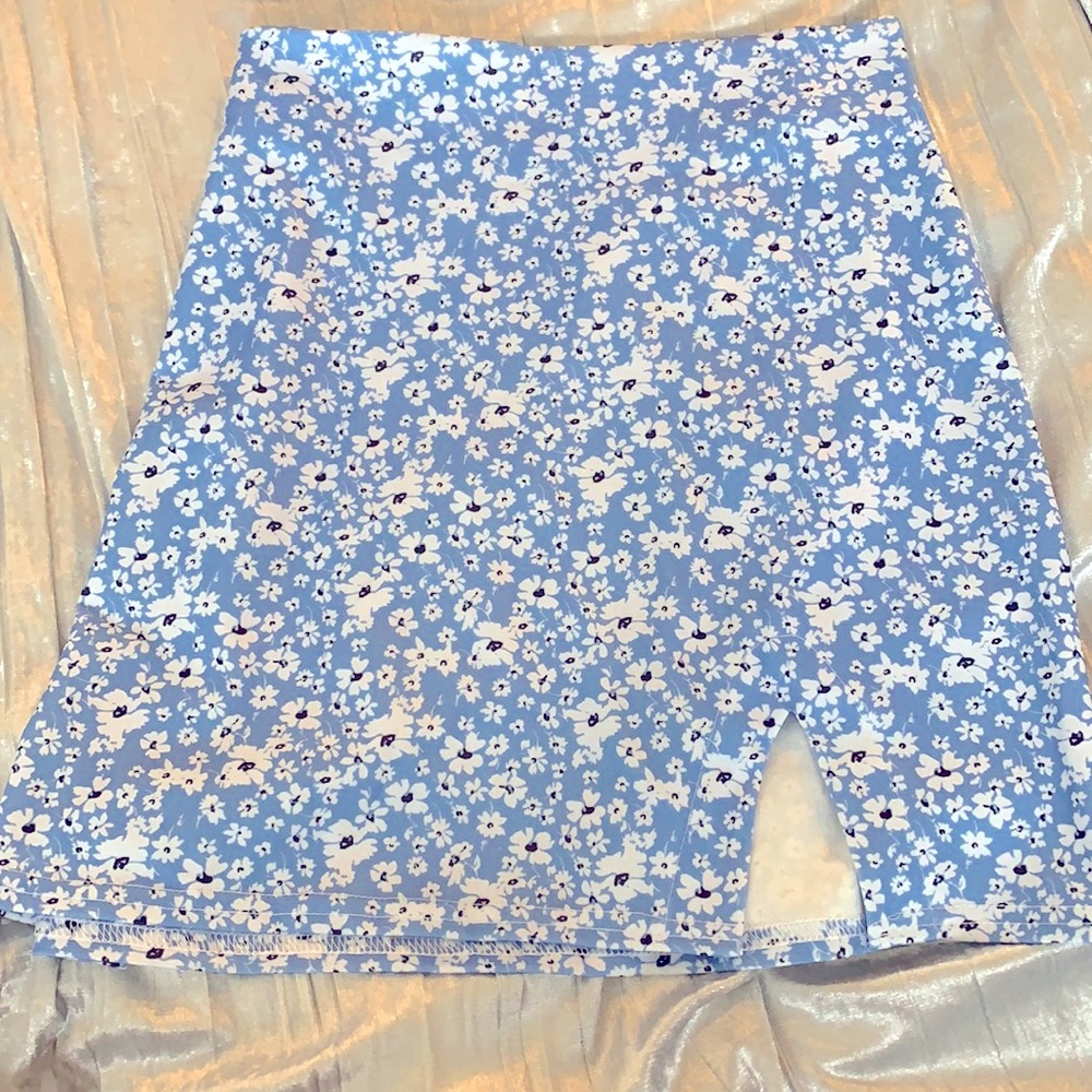 Blue Floral mini skirt!
